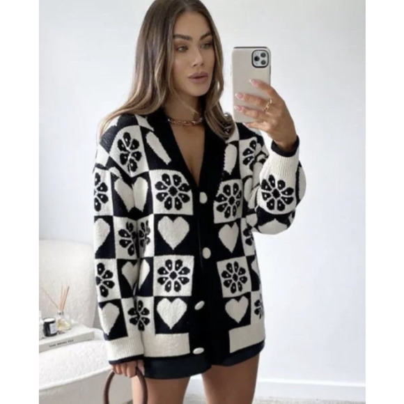Zara Black and White Patterned Cardigan - Picture 2 of 15